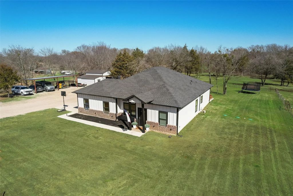 14240 County Road 354, Terrell