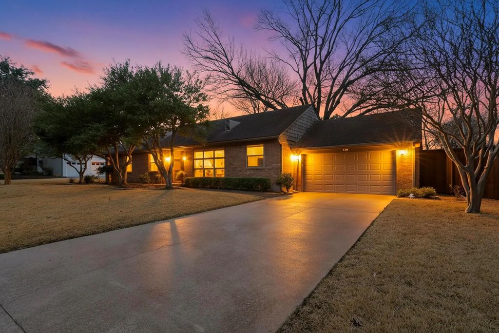 1159 Bally Mote Drive, Dallas