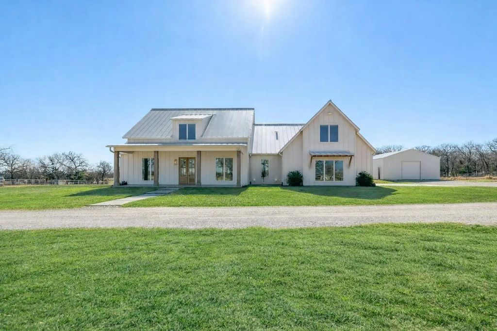 1326 Lynch Crossing Boulevard, Whitesboro