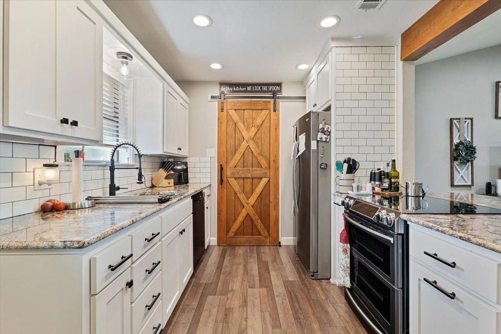 133 S Meadowbrook Drive, Pottsboro