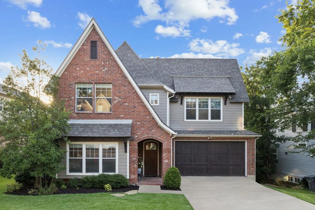 8019 Deer Trail Drive, Dallas