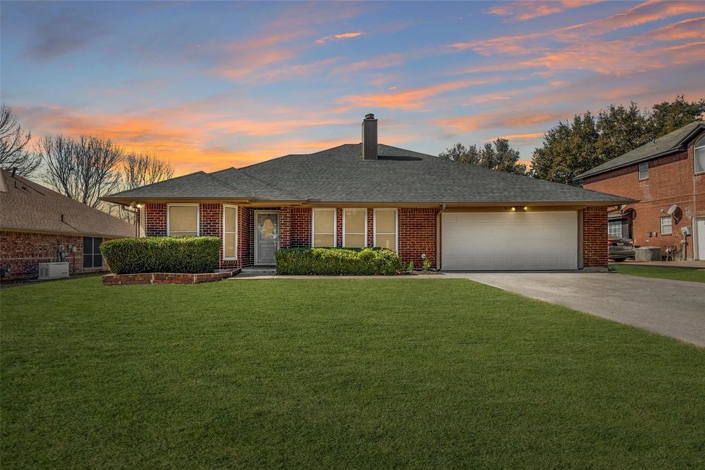 3657 Village Green Drive, Grand Prairie
