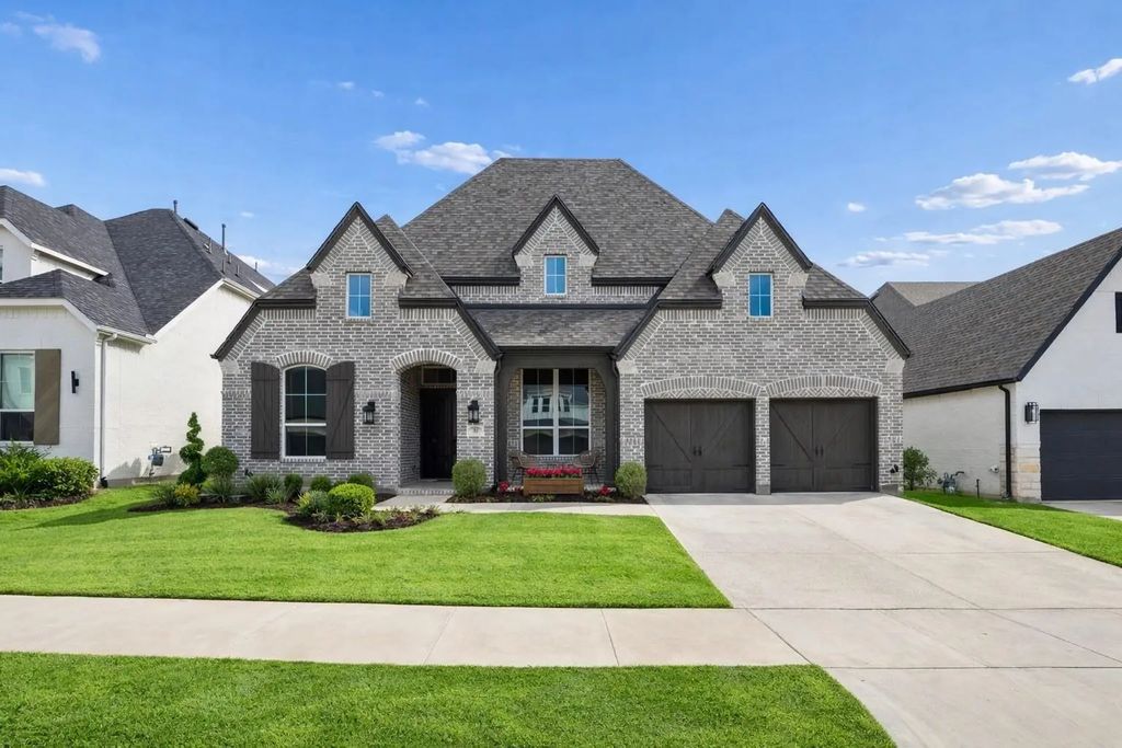 313 Pioneer Trail, Northlake