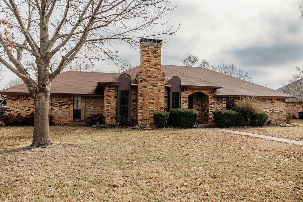 2106 Pecan Street, Bonham