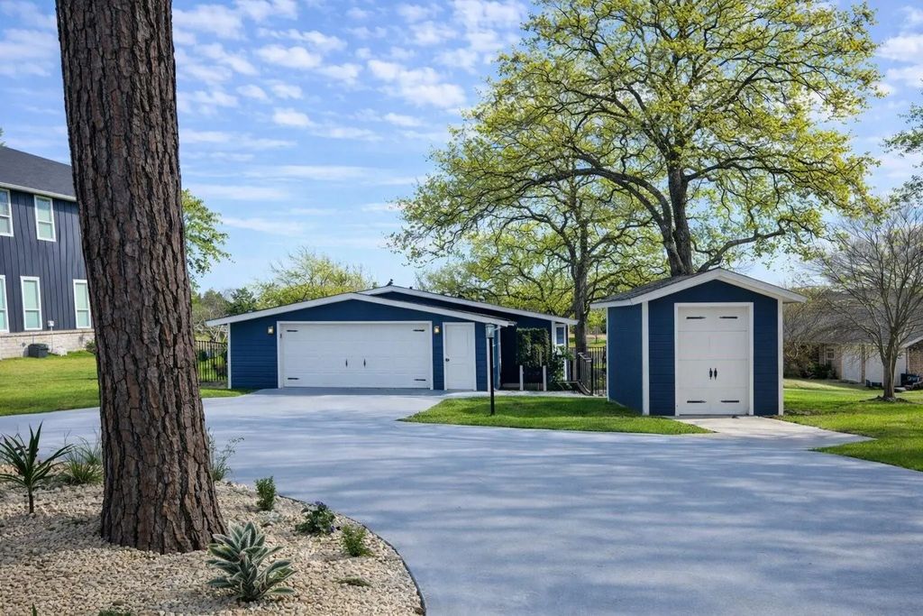 106 Blackfoot Trail, Lake Kiowa