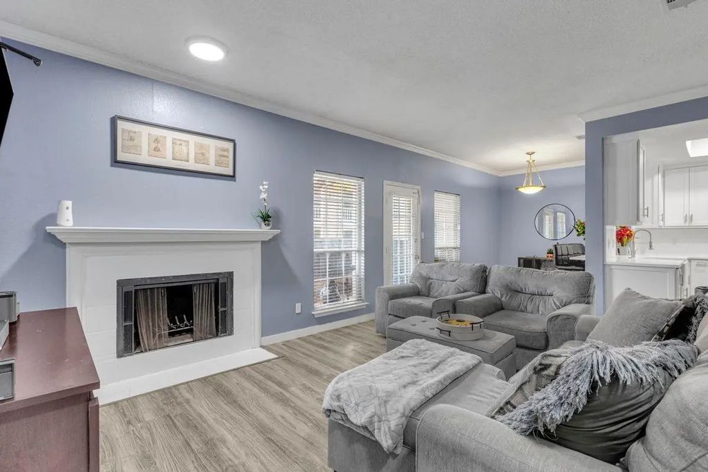 8600 Coppertowne Lane 1502, Dallas