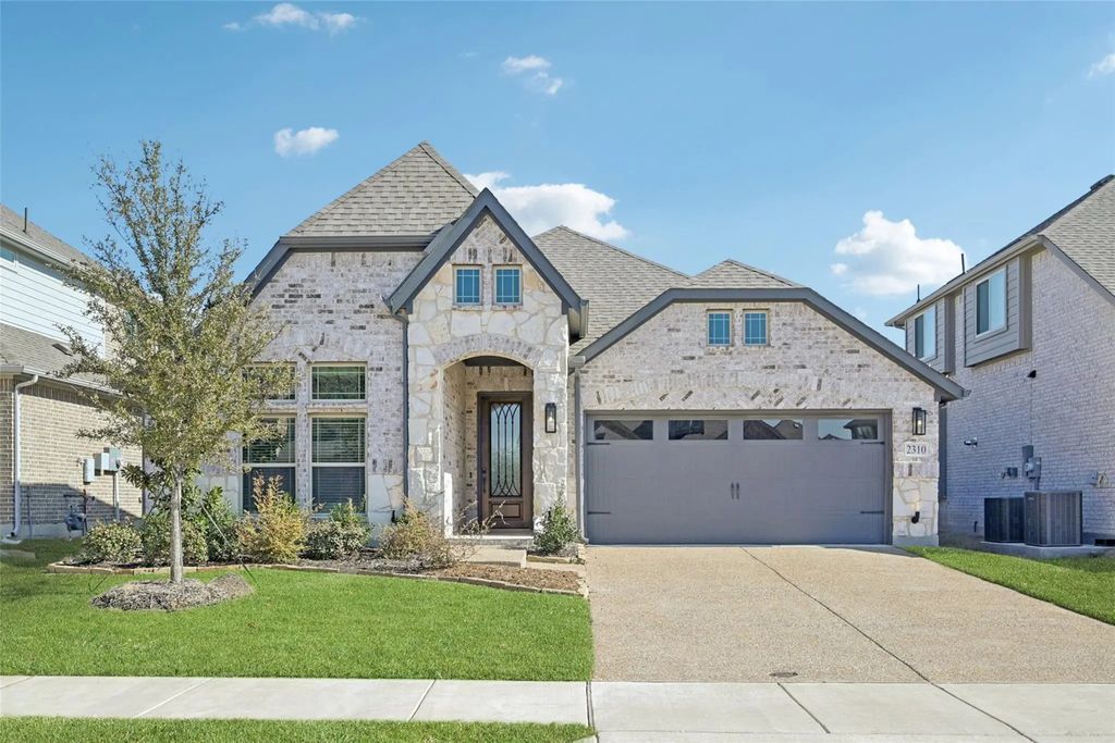 2310 River Trail, Melissa