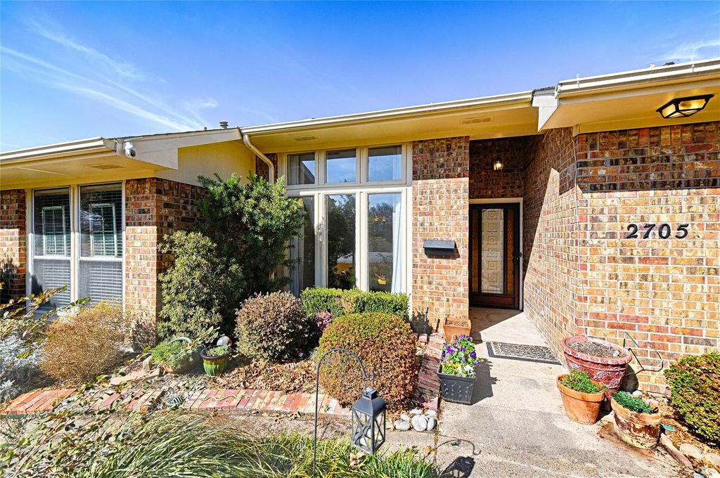 2705 Country Place Drive, Carrollton