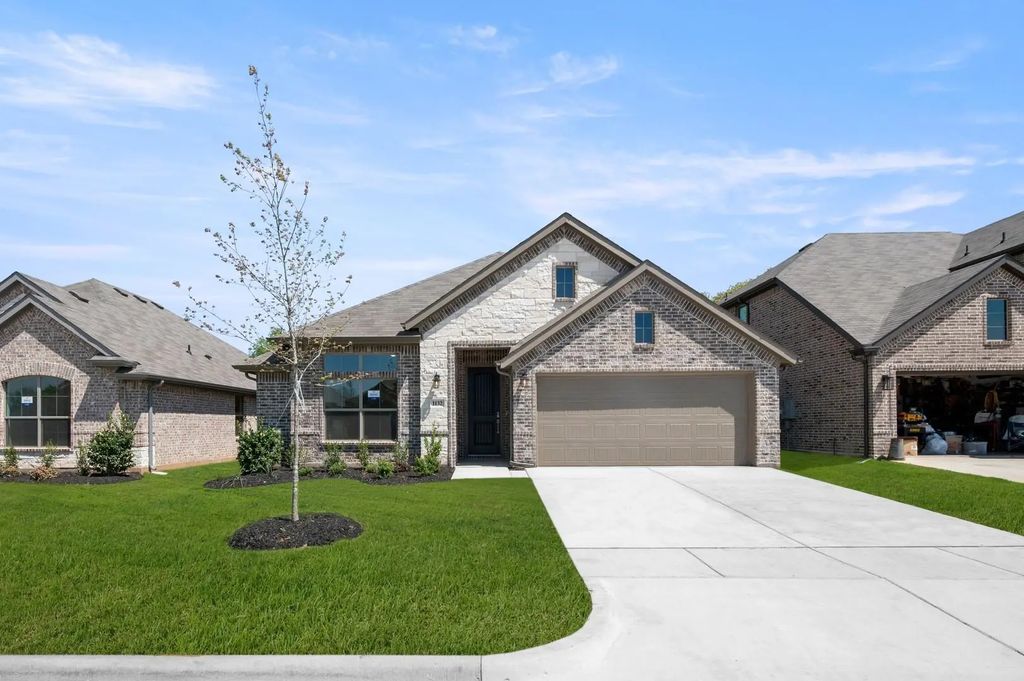 1132 Avery Road, Granbury