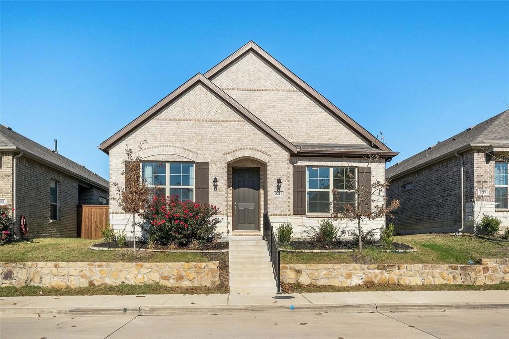 8211 Agarito Way, Dallas