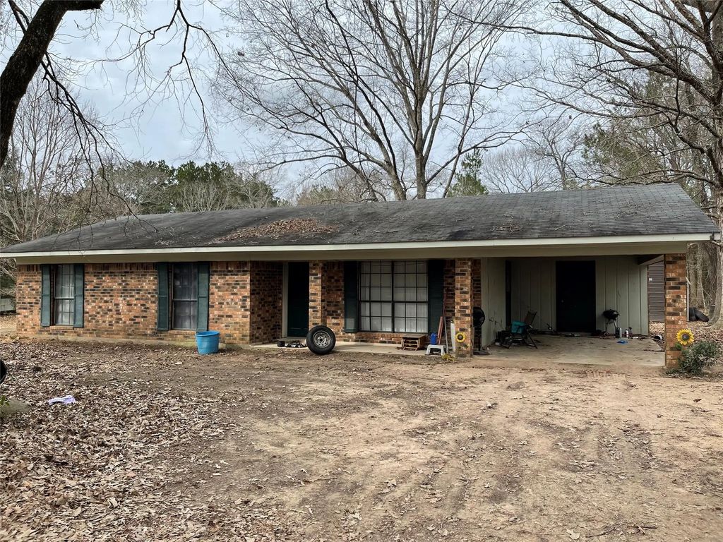 270 Layfield Road, Coushatta