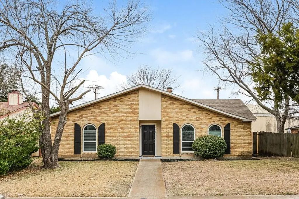 7438 Emory Oak Lane, Dallas