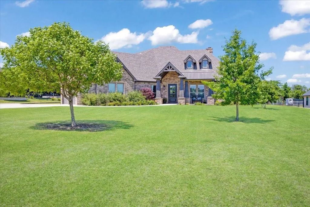 137 Blackthorn Drive, Van Alstyne