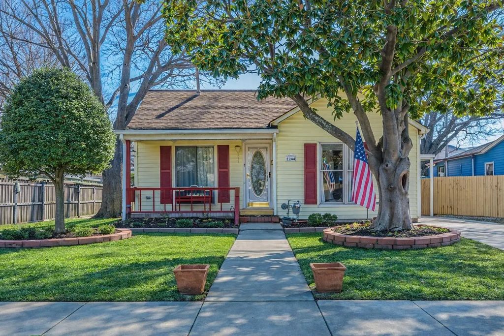 1206 Clinton Street, Garland