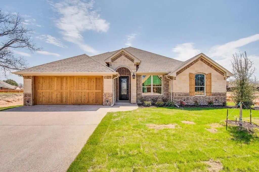 1024 Anna Circle, Granbury