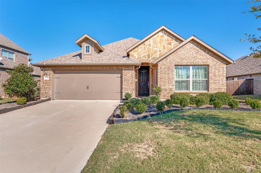 870 Sabine Drive, Prosper