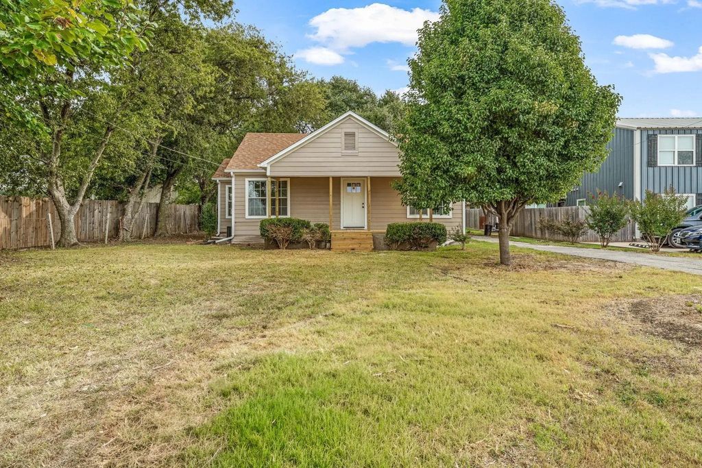 304 W Railroad Avenue, Godley