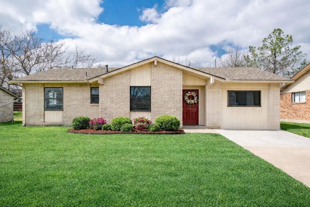 3606 S Dakota Drive, Sherman