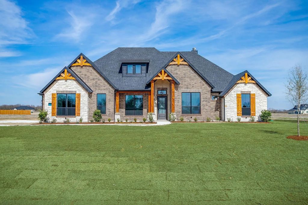 310 Waterfall Ranch Road, Waxahachie