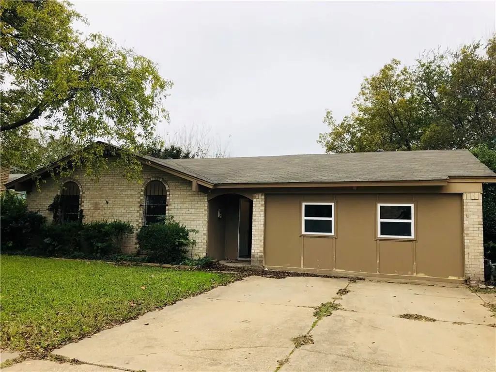 2801 Mill Pond Road, Garland