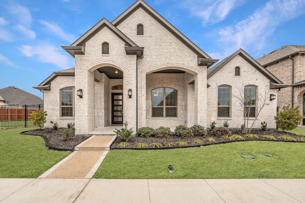 1000 Goldenrod Drive, Crowley