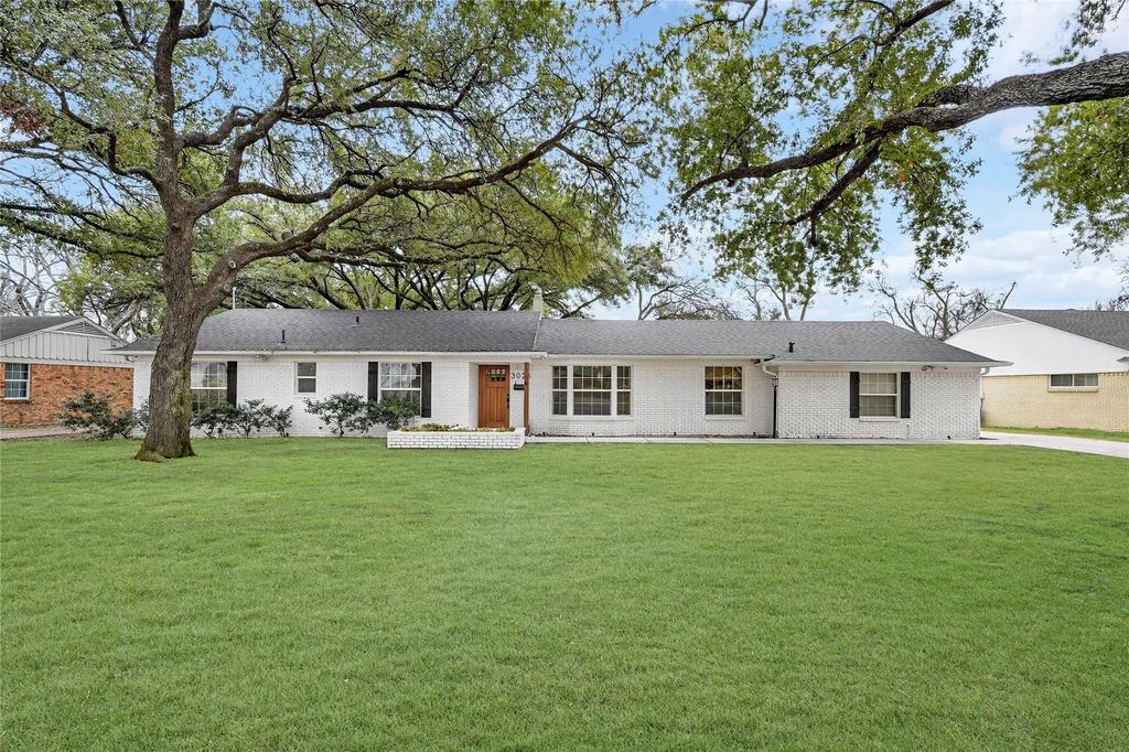3028 Lavita Lane, Farmers Branch