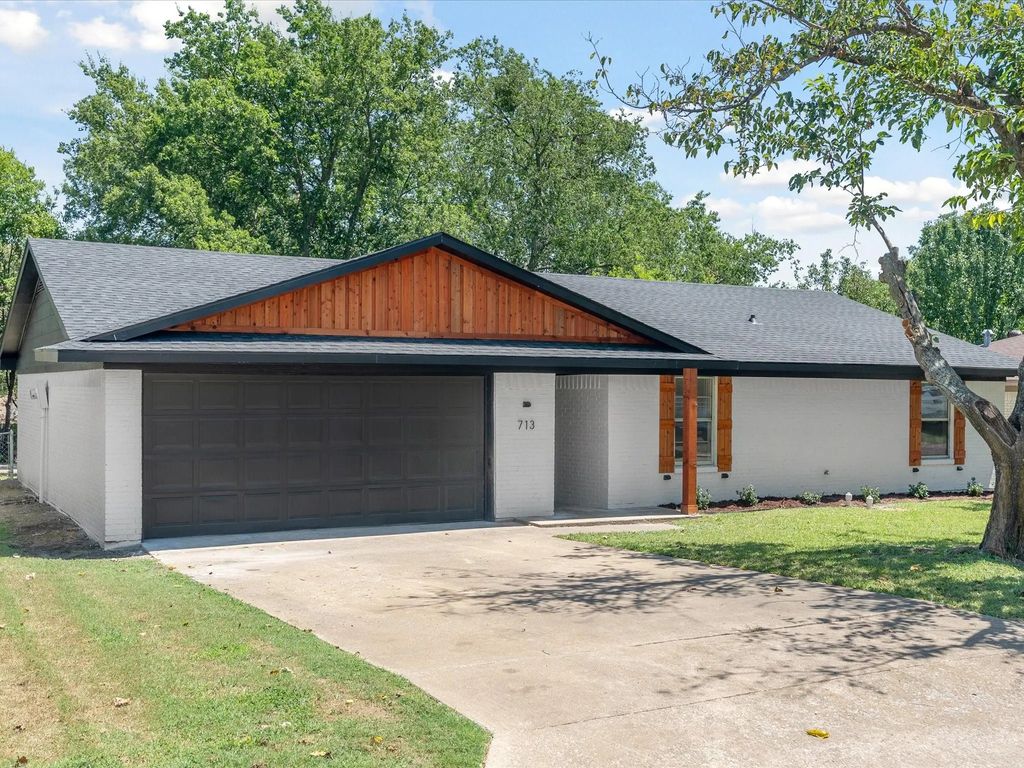 713 Hillside Drive, Sherman