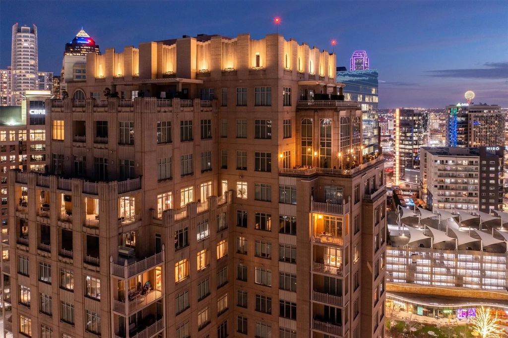 2525 N Pearl Street 1801, Dallas