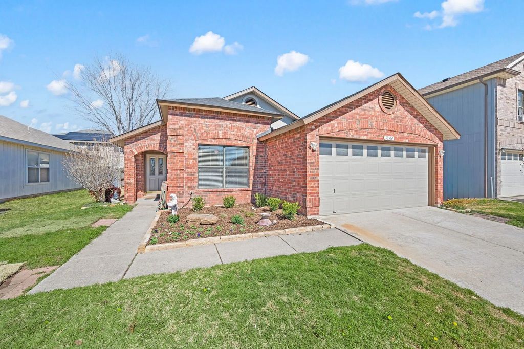 10104 Chapel Glen Terrace, Fort Worth