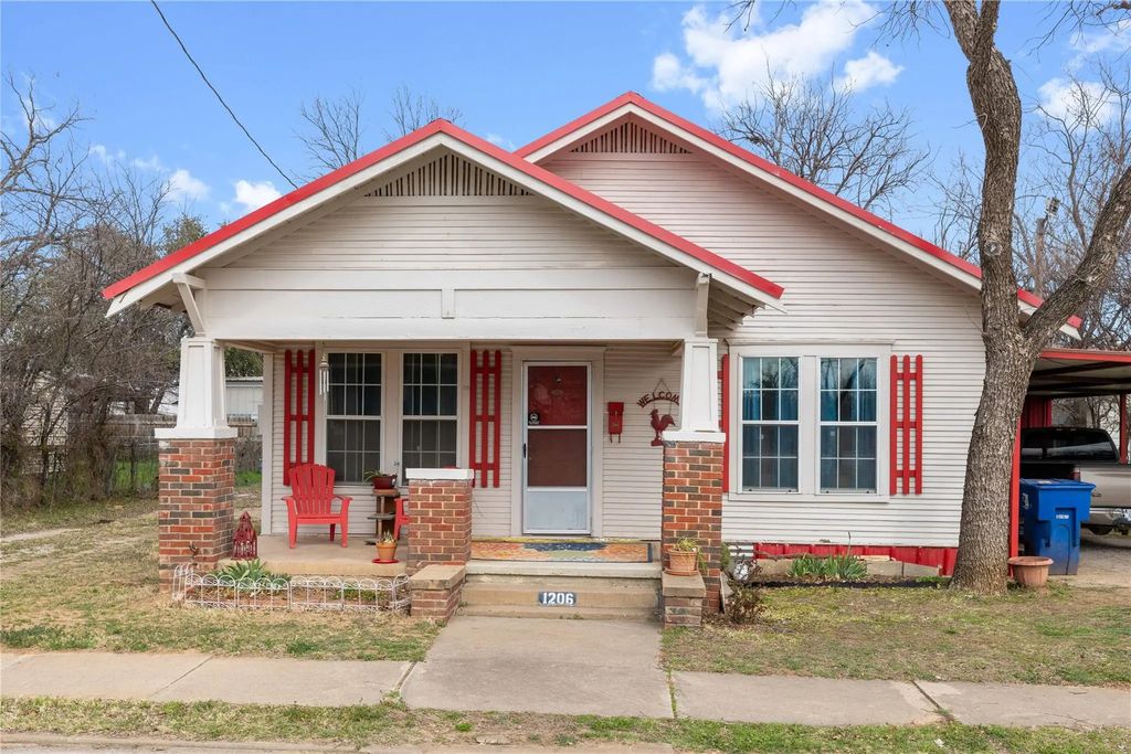 1206 8th Street, Brownwood