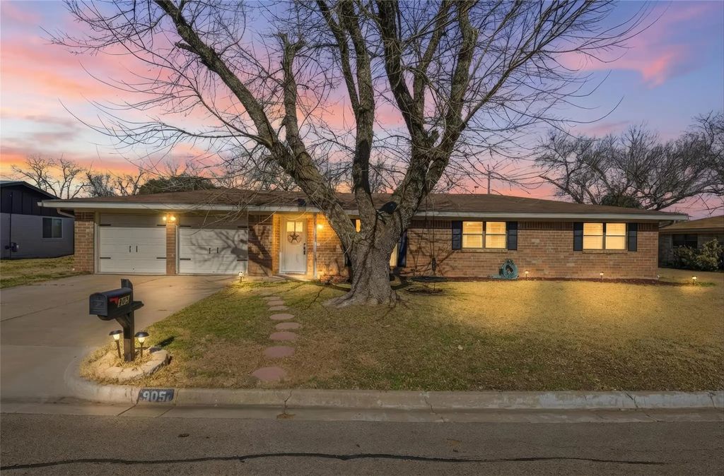 905 W Elizabeth Drive, Robinson