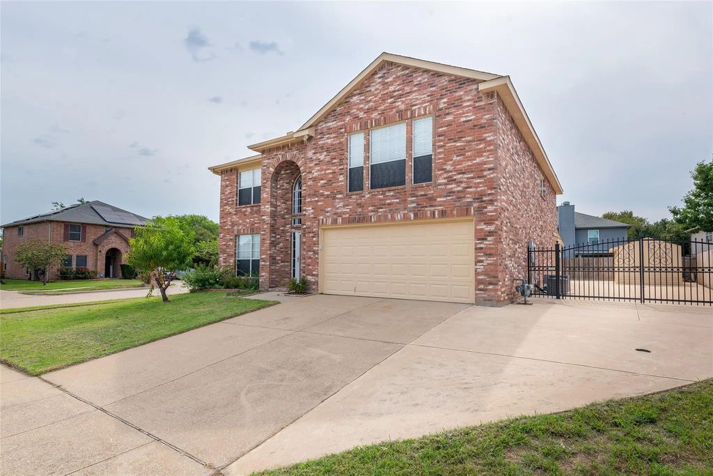 1157 Whistle Stop Drive, Saginaw