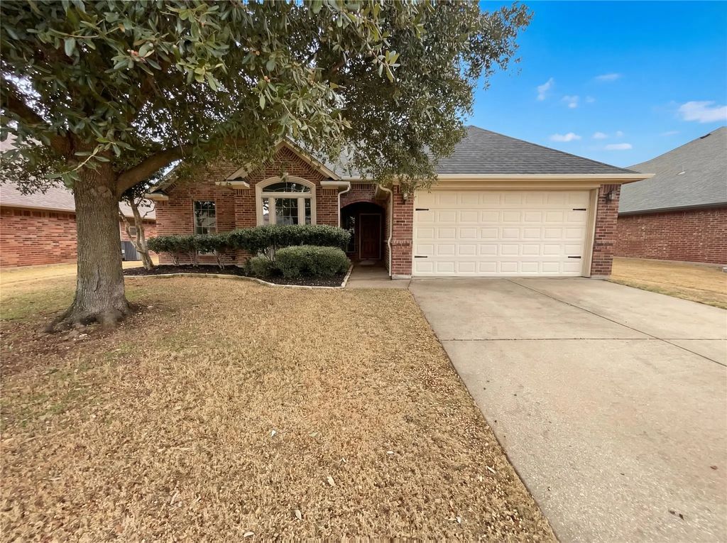 1817 Colorado Court, Burleson