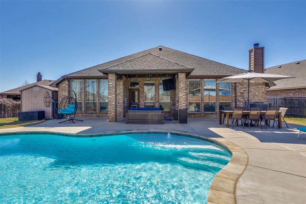 11564 Round Leaf Drive, Fort Worth