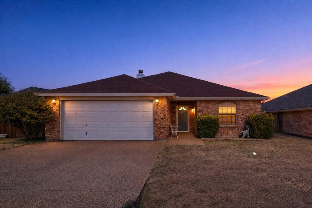 717 Rambling Court, Granbury