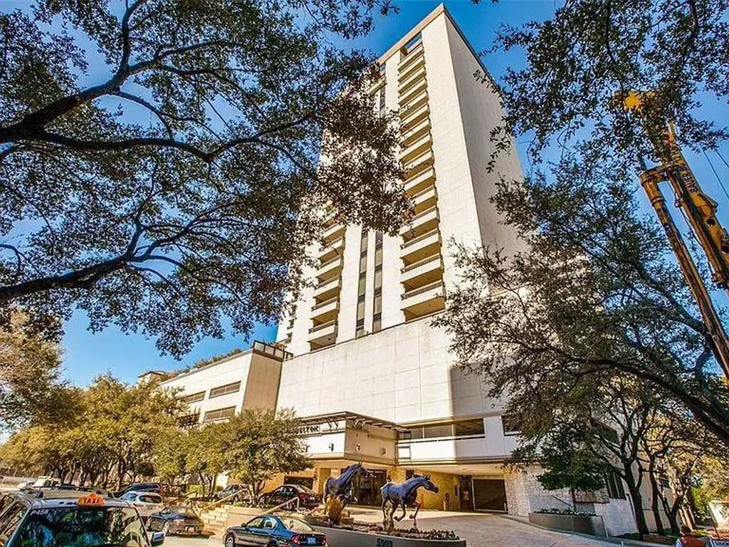 5909 Luther Lane 1902, Dallas