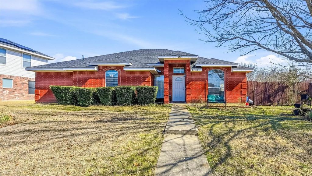 1308 Meadow Glen, Lancaster