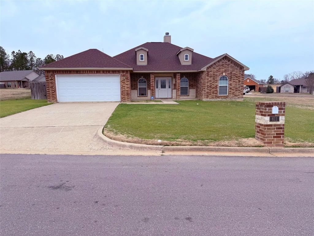 611 Dela Cruz Drive, Winnsboro