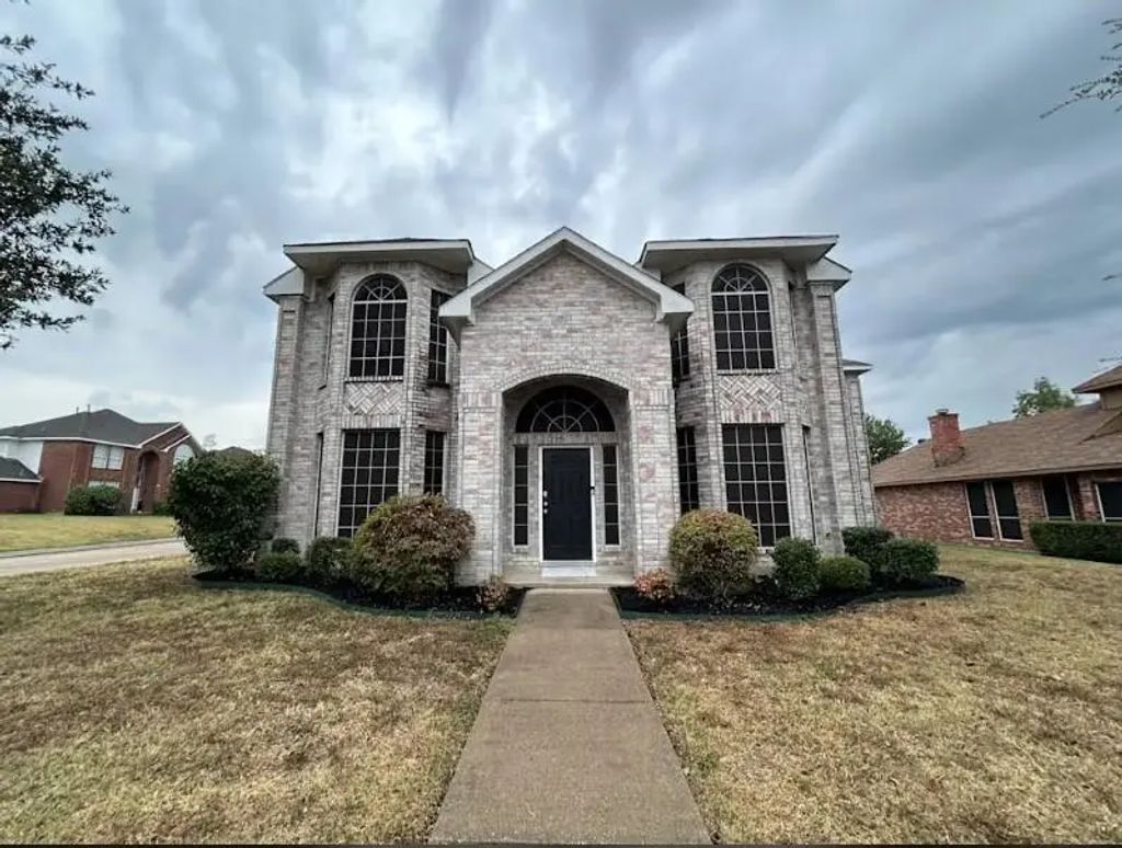 825 Claire View Drive, DeSoto