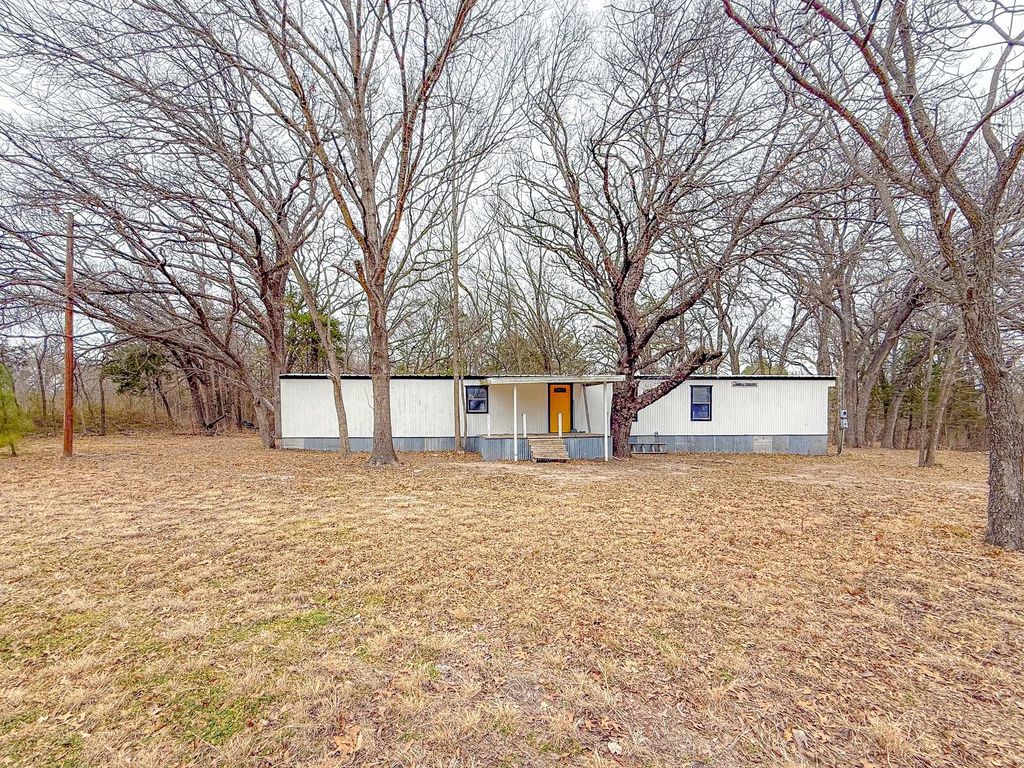 17340 County Road 3321, Frost