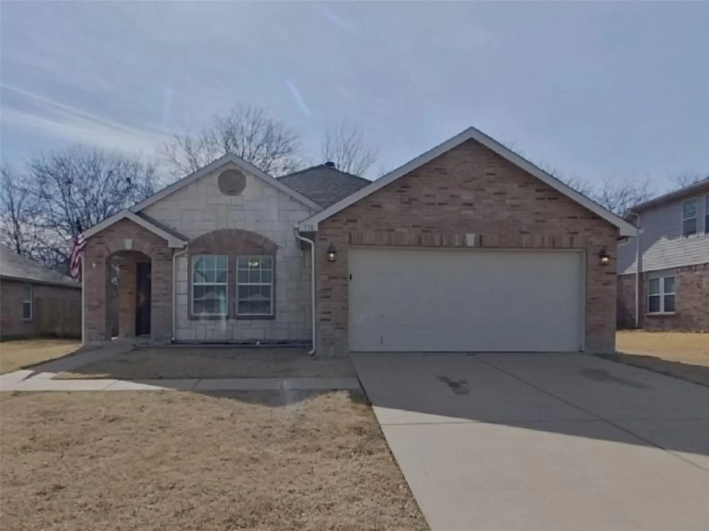 736 Elizabeth Drive, Burleson