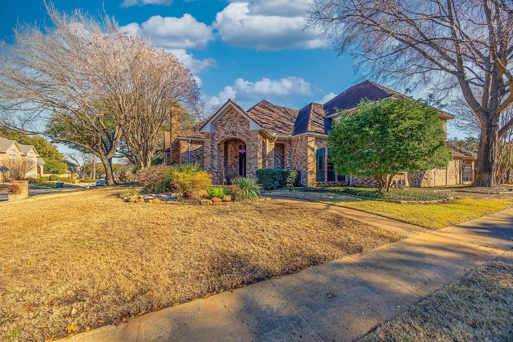 2200 Castle Rock Road, Arlington
