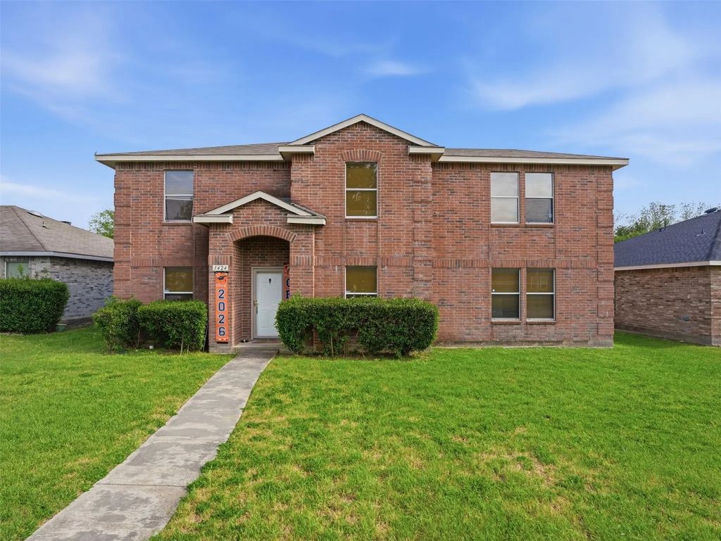 1424 Bumble Bee Drive, Lancaster