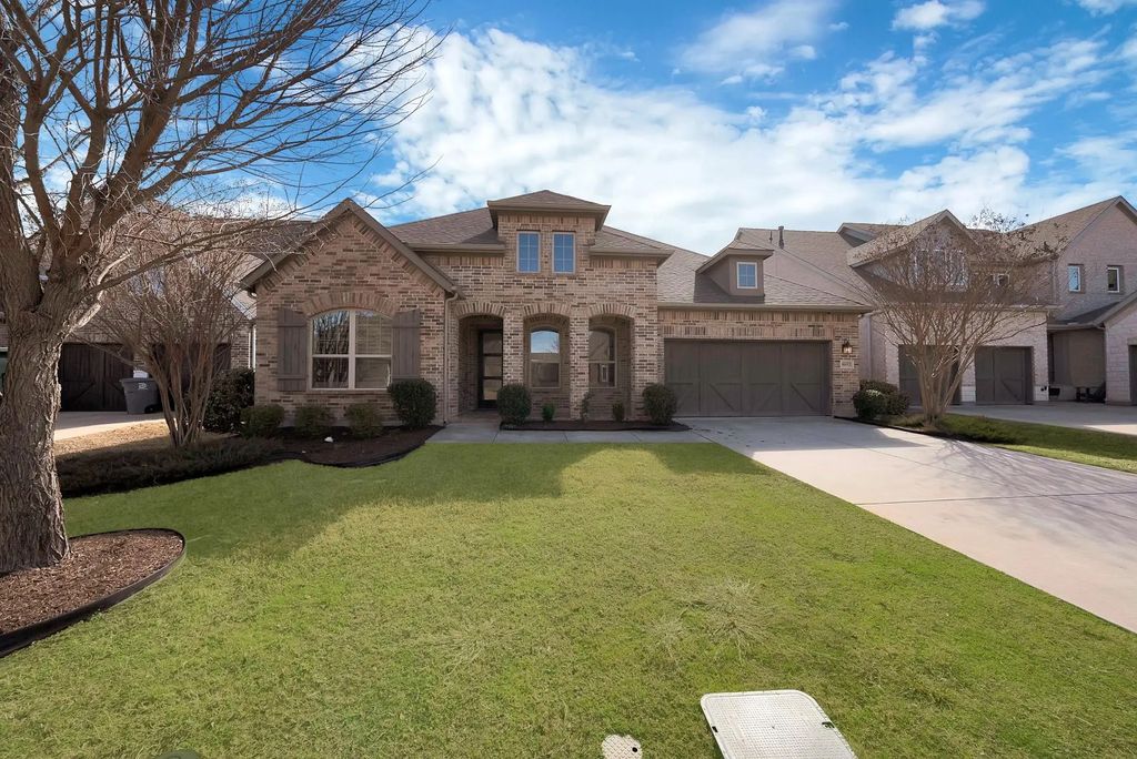 8052 Sarahville Drive, Dallas