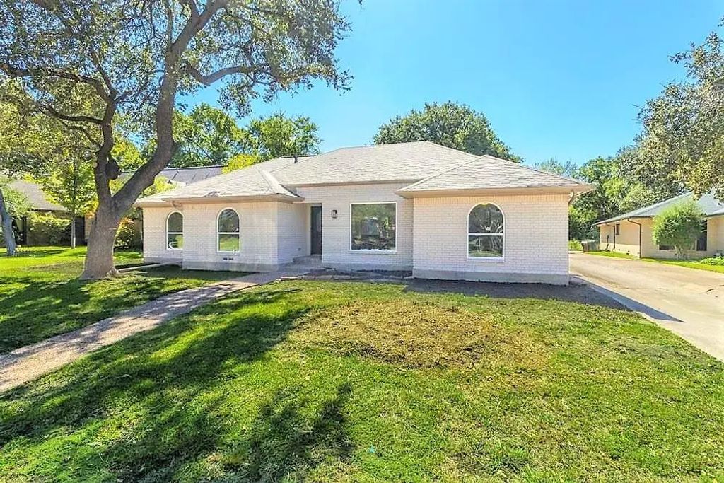 2520 Stone Creek Drive, Plano