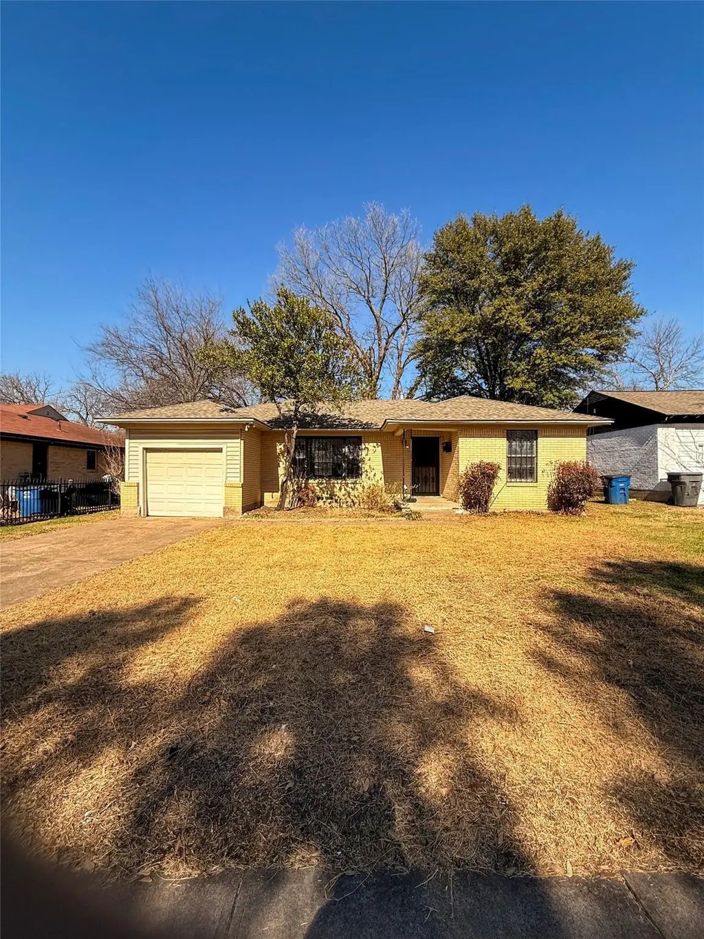 6213 Latta Street, Dallas