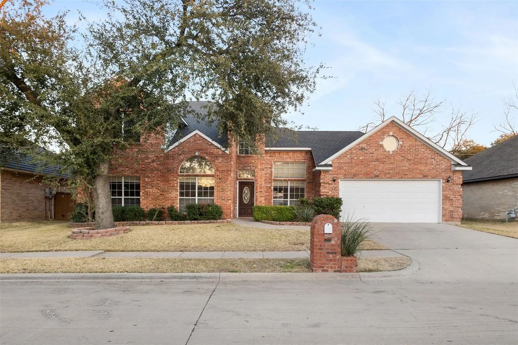 1228 Colby Court, Irving