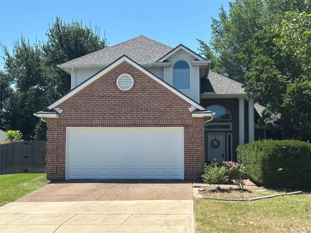 6800 Moss Lane, North Richland Hills