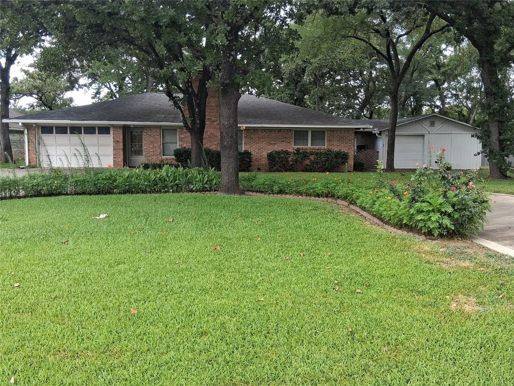 209 Modoc Trail, Lake Kiowa