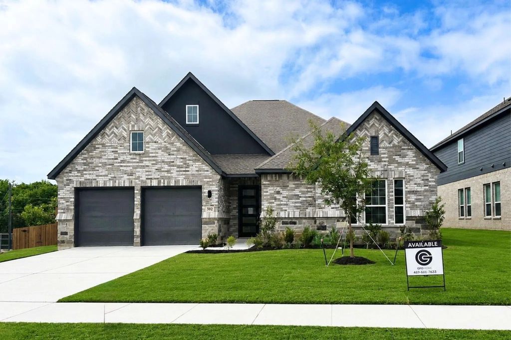 302 Alicia Court, Mansfield